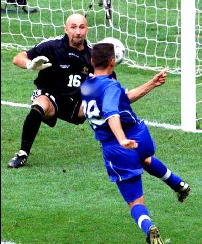 Lors des prolongations du quart de finale du Mondial 98, quel italien manque un "but en or" pour quelques centimètres......