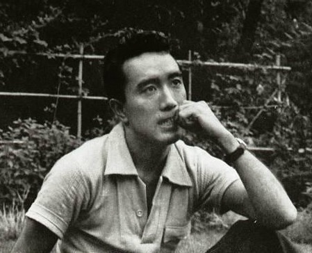 Quel écrivain s'est donné la mort par hara kiri en 1970 ?