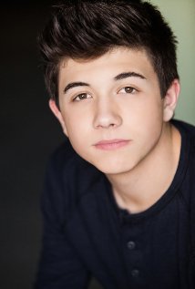 Quel âge a Bradley Steven Perry (Bonne Chance Charlie, Mighty mad) ?