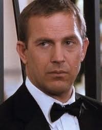 Comment s'appelle Kevin Costner dans le film "Bodyguard" ?