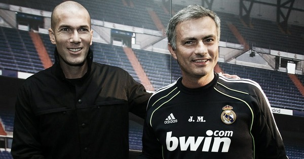 En 2014, il devient l'entraîneur adjoint de José Mourinho au Real Madrid.