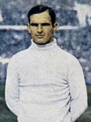 En 1930, il remporte avec l'Uruguay, la première Coupe du Monde de l'histoire. C'est ?