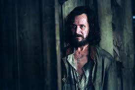Comment et grâce à qui, Sirius Black s'échappe-t-il ?