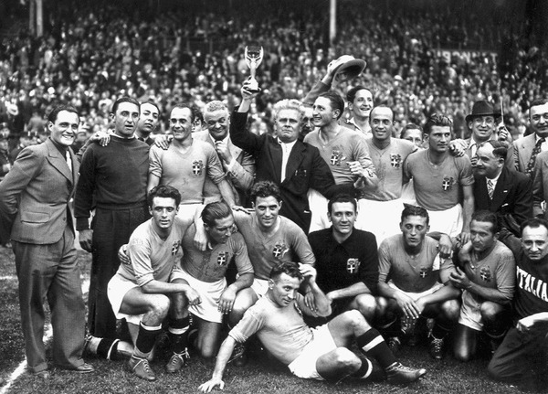 En 1938, contre quelle équipe l'Italie a-t-elle remporté sa seconde finale de Coupe du Monde ?