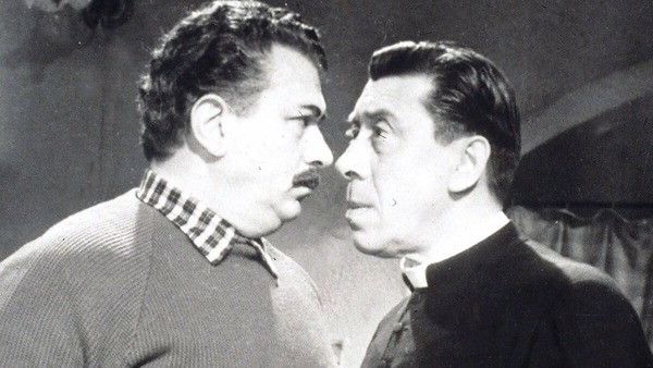 Qui est le célèbre adversaire de Don Camillo ?