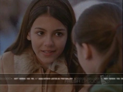 En 2006, en même temps que de tourner pour Zoé, Victoria est apparue dans un épisode d'une série quel est son nom ?