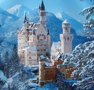 Walt Disney s'est inspiré de ce château allemand pour créer celui de la Belle au Bois Dormant :