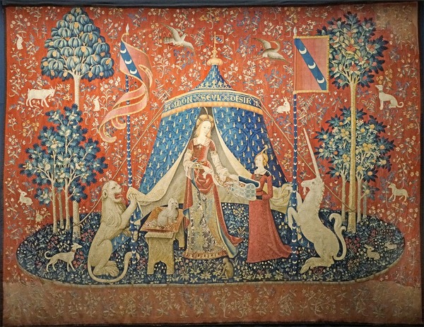 Quel animal imaginaire est emblématique de l'art de la tapisserie ?