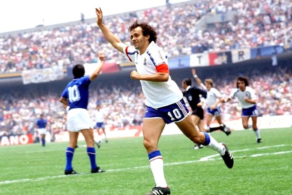 Les français éliminent les italiens du Mondial 86 2-0, grâce à un but de Michel Platini et un but de......