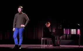 Que chante Kurt, le jour de son audition au Glee Club ?