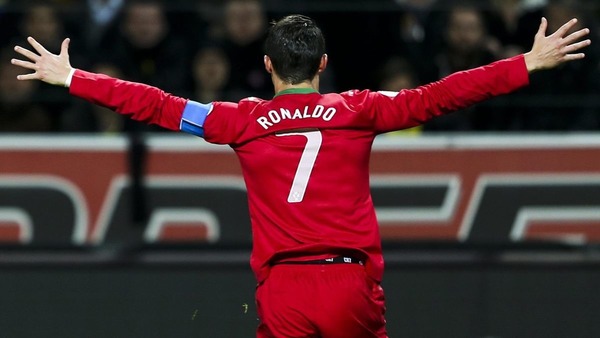Pour envoyer le Portugal au Mondial 2014, qui les coéquipiers de Cristiano Ronaldo ont-ils dû battre en matchs de barrage ?
