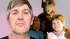 Il est mort à 46 ans le 13/6, acteur connu pour son rôle de Brian Tanner dans quelle série ?