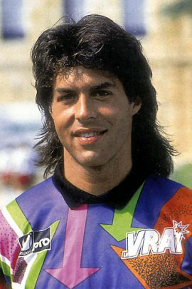 Lors de la saison 92/93, combien de minutes consécutives Gaëtan Huard est-il resté invaincu en Championnat ?