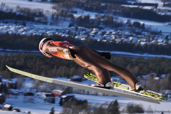 Jaki jest rekord świata w skokach narciarskich ?