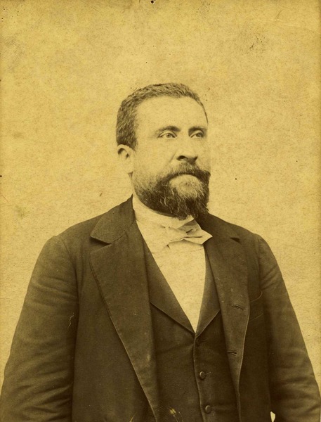Je suis né le 3 septembre 1859 à Castres (Tarn) et mort assassiné le 31 juillet 1914 à Paris, est un homme politique français.