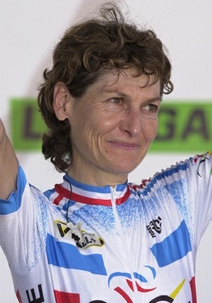 Quelle médaille la cycliste française Jeannie Longo a-t-elle rapporté de ces JO ?