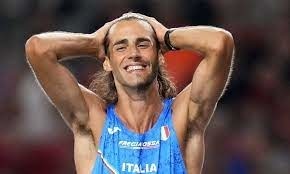 Cet Italien à la barbe "spéciale" a remporté l'or sur le saut en hauteur (2m36).