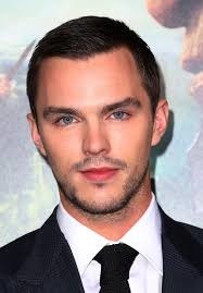 Nicholas Hoult fut connu à 13 ans pour son rôle dans "Pour un garçon" et surtout pour quel rôle dans la saga "X-Men" ?
