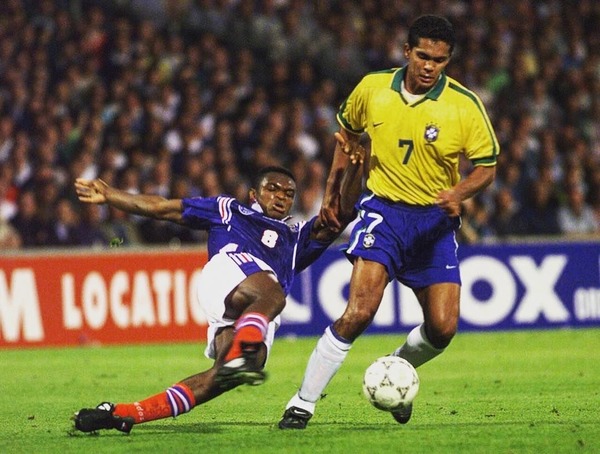 En 1997, le coup-franc légendaire de Roberto Carlos aurait presque fait oublier que le match s'est terminé à 1-1. Qui a été le buteur français ?