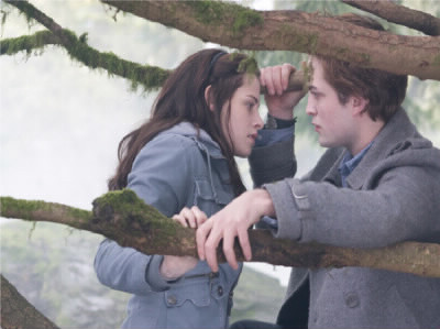 Que dit Edward à Bella pour lui faire comprendre que son odeur est irrésistible ?