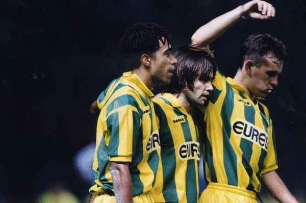 Quelle est la seule équipe a avoir battu le FC Nantes en Championnat lors de la saison 94-95 ?
