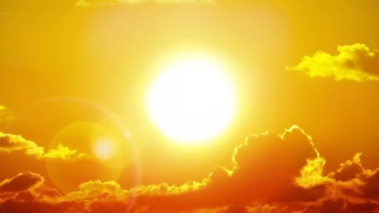 Durant le solstice d'hiver, pendant combien d'heures y a-t-il du soleil ?