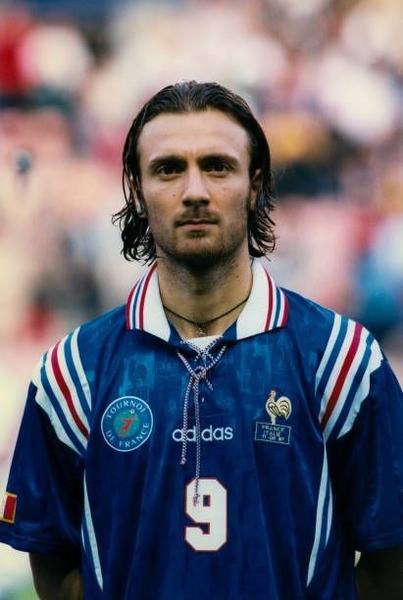 Contre quelle équipe Christophe a-t-il inscrit le premier but français de l'Euro 96 ?