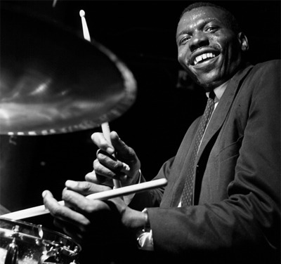 Il a joué pour Miles Davis, John Coltrane... C'est ?