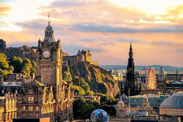 De quel pays la ville d'Édimbourg est-elle la capitale ?
