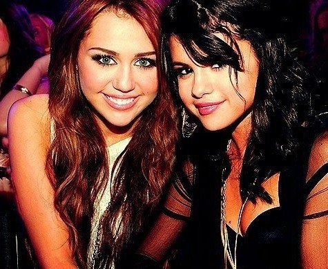 Est-ce que Miley Cyrus s'est déja moquée de Selena ?
