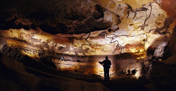 La grotte de Lascaux a été découverte en…