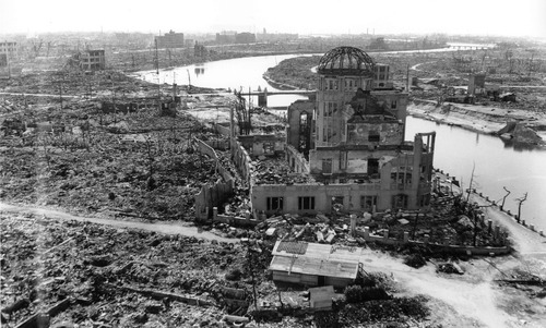 Bombardements atomiques d'Hiroshima et Nagasaki par les USA :