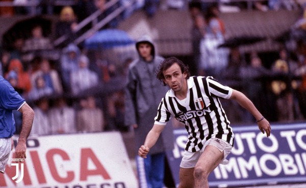 Michel Platini a été le premier joueur professionnel français à jouer pour la Juventus.