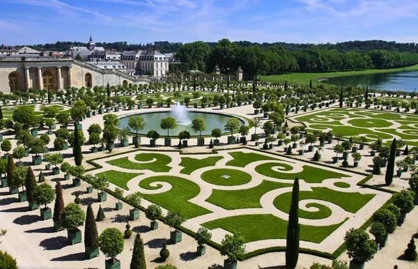 A Versailles, le concepteur des jardins à la française s'appelait Le Vôtre