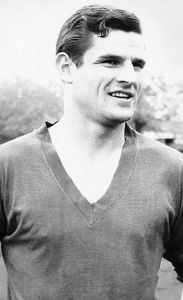 Lors du Mondial de 1962, il inscrit 4 buts. Il s'agit de ?