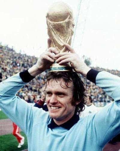 Célèbre gardien allemand Champion du Monde en 1974, il s'agit de...