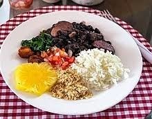 Ragoût très populaire au Brésil composé de haricots, de viande de porc et de riz blanc.