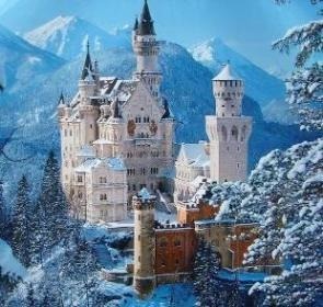 Walt Disney s'est inspiré de ce château qui est devenu le logo des Studios Walt Disney :