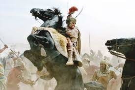 Qui incarne Alexandre le Grand dans le film historique réalisé par Oliver Stone en 2004 ?