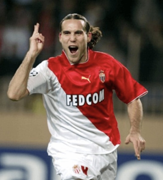 Révélé dans les années 2000 sous le maillot monégasque, le buteur Dado Pršo a d'abord porté le maillot d'un autre club français lors de son arrivée en métropole en 1993. Lequel ?