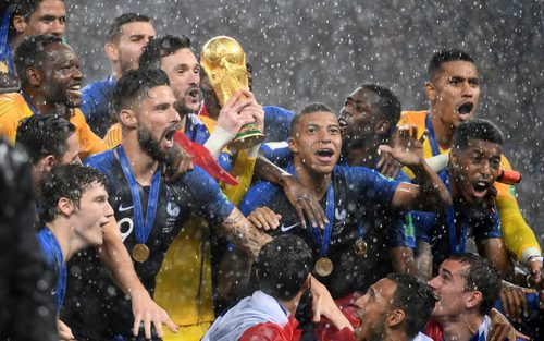 La France gagne.......... contre ........... et elle est sacrée championne ! ?