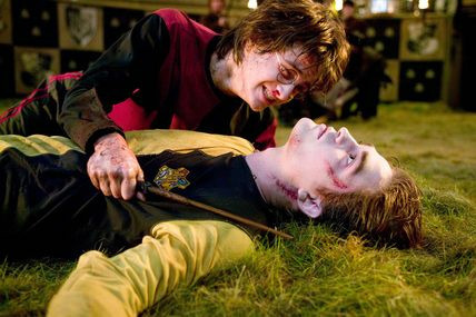 Qui tue Cedric Diggory dans le labryrinthe ?