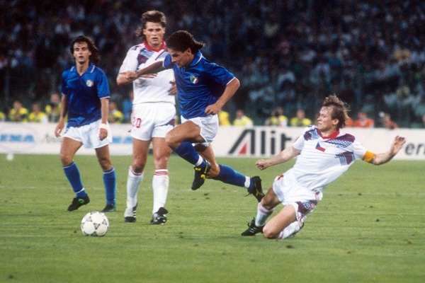 Au total combien de buts Roberto a-t-il inscrit dans ce Mondial 90 ?