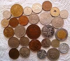 Nombre de sous-unités dans lesquelles la plupart des monnaies du monde sont divisées.