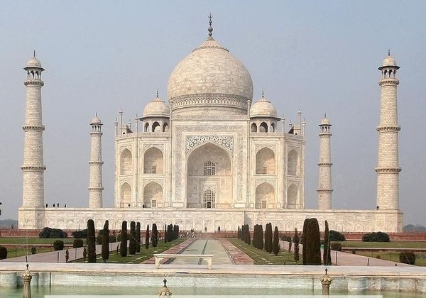 Dans quelle ville peut-on voir le Taj Mahal ?