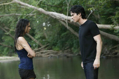 Est-ce que Elena va se rapprocher de Damon ?