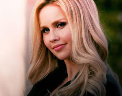 Qui va planter un pieu dans le coeur de Rebekah ?