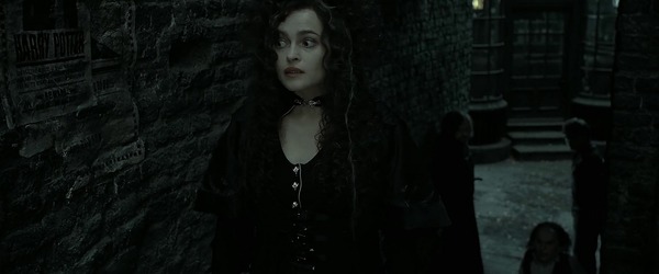 Dans Harry Potter et les reliques de la mort deuxième partie, qui a pris l'apparence de Bellatrix Lestrange grâce au polynectar pour y entrer dans sa chambre à Gringott ?