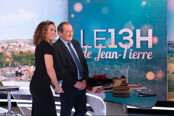 Quelle présentatrice le remplace au JT de 13 heures de TF1 après son départ en janvier 2021 ?