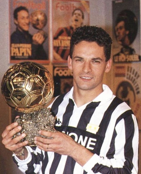 Qui est ce célèbre footballeur, Ballon d'Or en 1993 ?